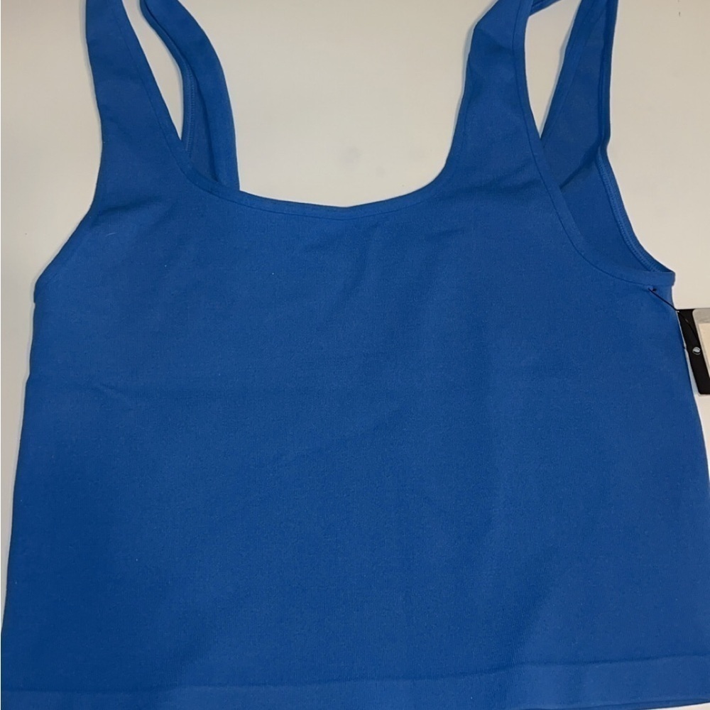 NUX activewear top - Picture 2 of 6